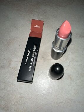 MAC Cosmetics Matte Lipstick - Come Over (Peach Coral Pink)